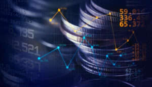 Imagen de doble exposición de pilas de monedas en la tecnología de fondo gráfico financiero.tendencias de la economía de fondo para los negocios, el colapso financiero, la economía digital Cryptocurrency.